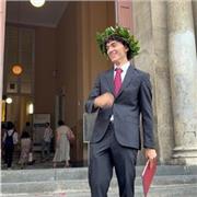 Studente laureato in Economia, con esperienza di ripetizioni private impartite a studenti che frequentano la scuola o l'università